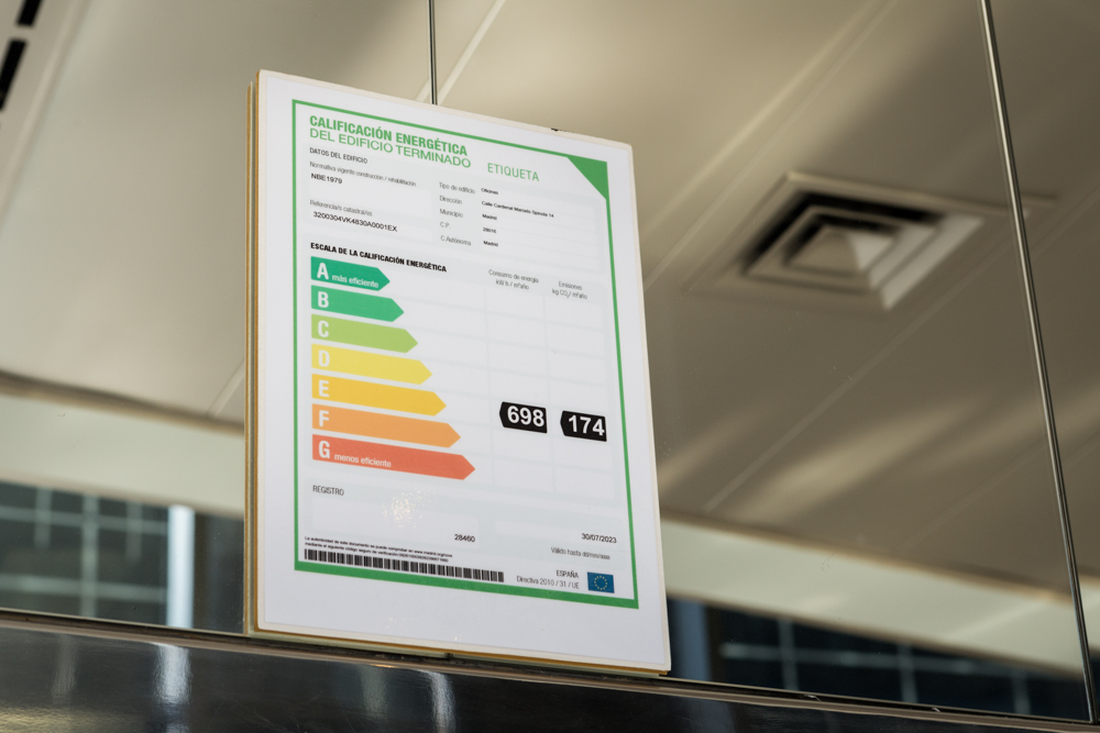 Etiqueta calificación eficiencia energética de un edificio
