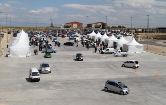 Acuerdo de colaboración del IDAE y AEGFA para el desarrollo de un programa de eficiencia energética y ambiental en flotas de transporte.