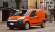 Vehiculo eléctrico circulando por la ciudad