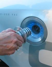 Enchufe de carga de un vehículo eléctrico