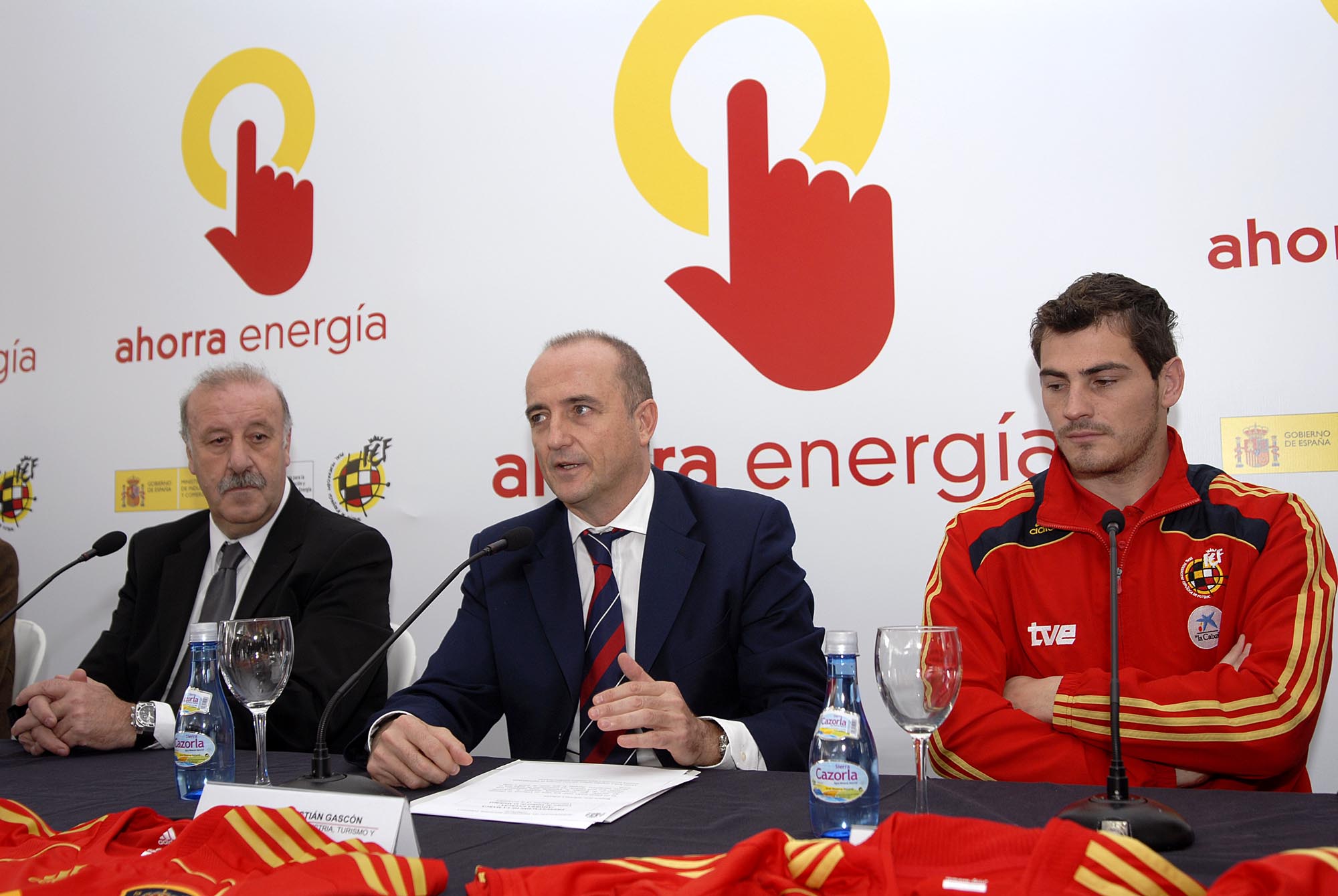 Presentación Marca Ahorra Energía. Vicente del Bosque, Ministro de Industria, Iker Casillas