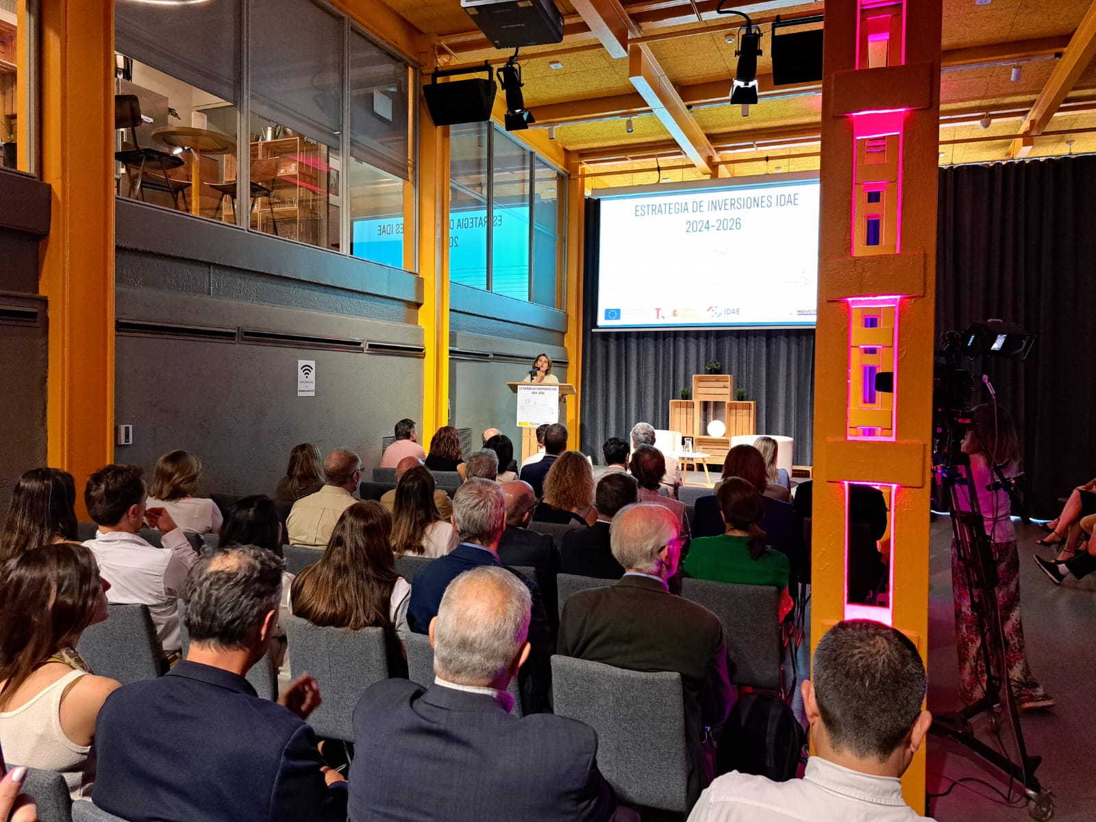 La vicepresidenta Teresa Ribera presenta la Estrategia de Inversiones de IDAE 2024-2026